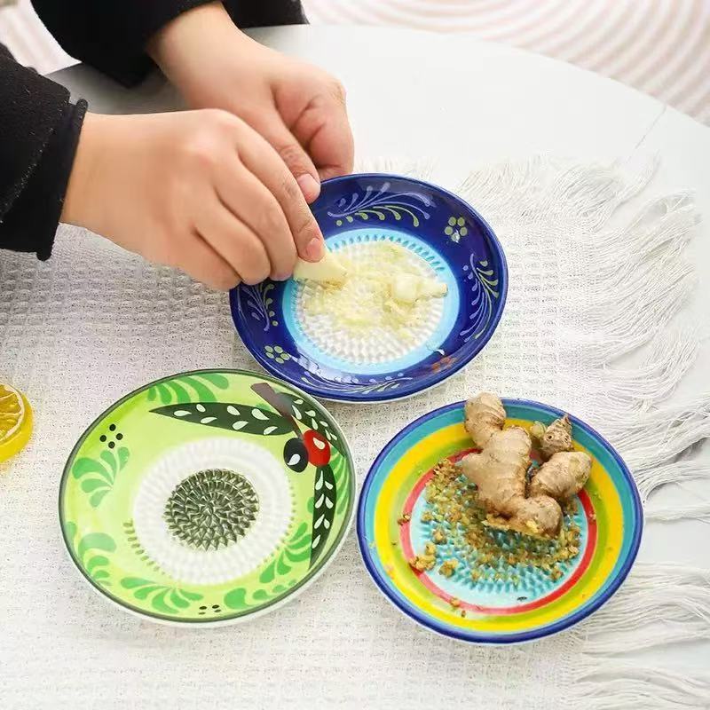 Vodlan™ Handmade Ceramic Ginger & Garlic Grater – Fine Grinder for Fruits, Spices & Fresh Flavor